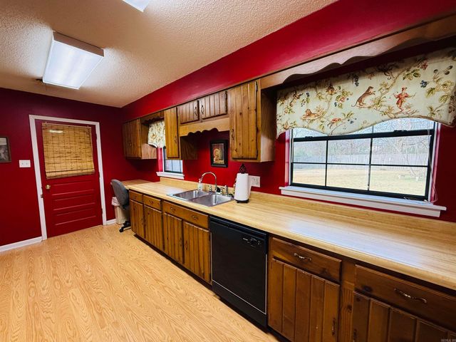 8813 Holiday, Sherwood, AR 72120