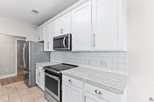 208 Mahan Drive, Perry, GA 31069