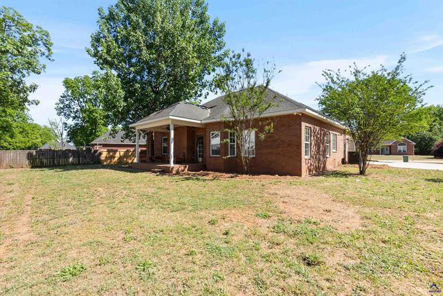 208 Mahan Drive, Perry, GA 31069