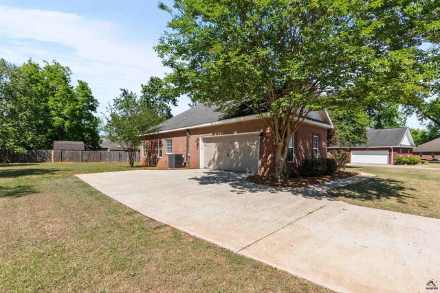 208 Mahan Drive, Perry, GA 31069