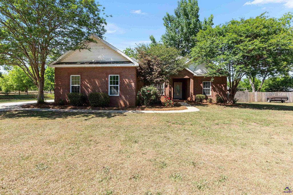 208 Mahan Drive, Perry, GA 31069