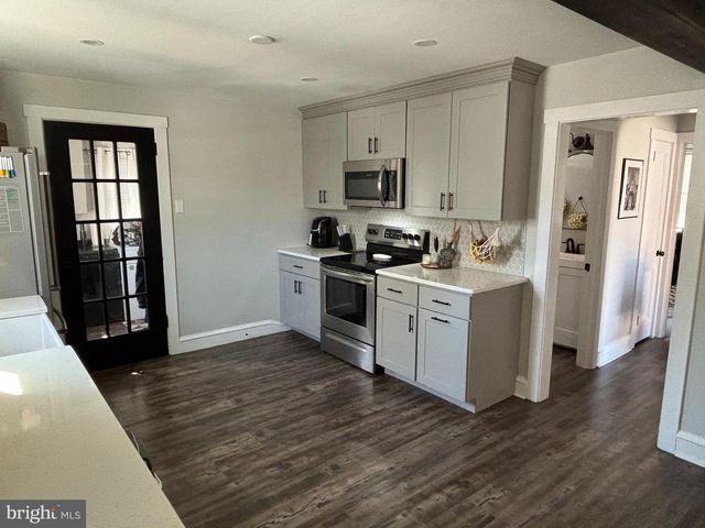 61 NEW JERSEY AVE, Pennsville, NJ 08070