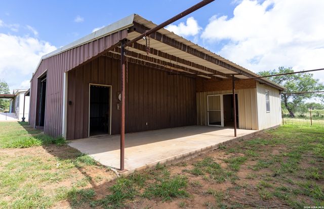 4780 COUNTY ROAD 307, Jourdanton, TX 78026
