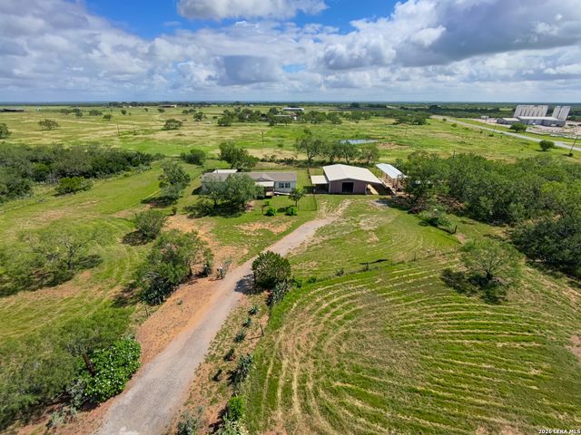 4780 COUNTY ROAD 307, Jourdanton, TX 78026