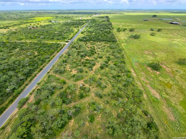 4780 COUNTY ROAD 307, Jourdanton, TX 78026