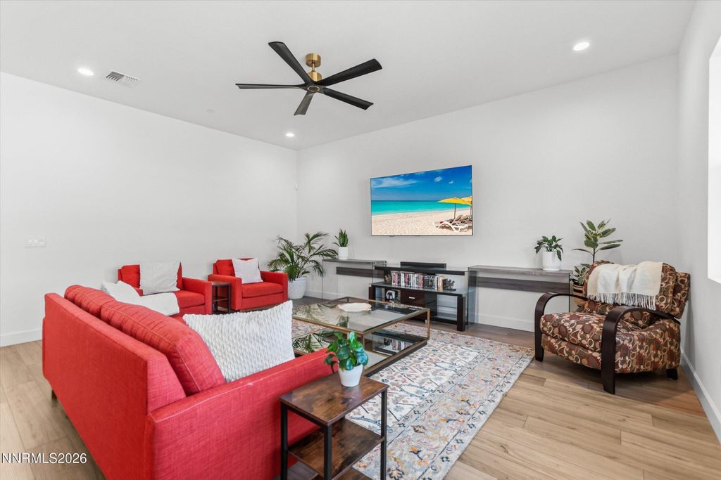 Image 18 of property listing at 325 S Pah Rah Rdg Drive, Sparks, NV 89441