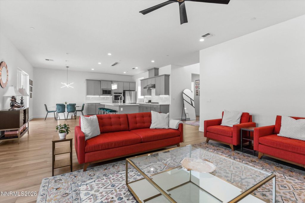 Image 19 of property listing at 325 S Pah Rah Rdg Drive, Sparks, NV 89441