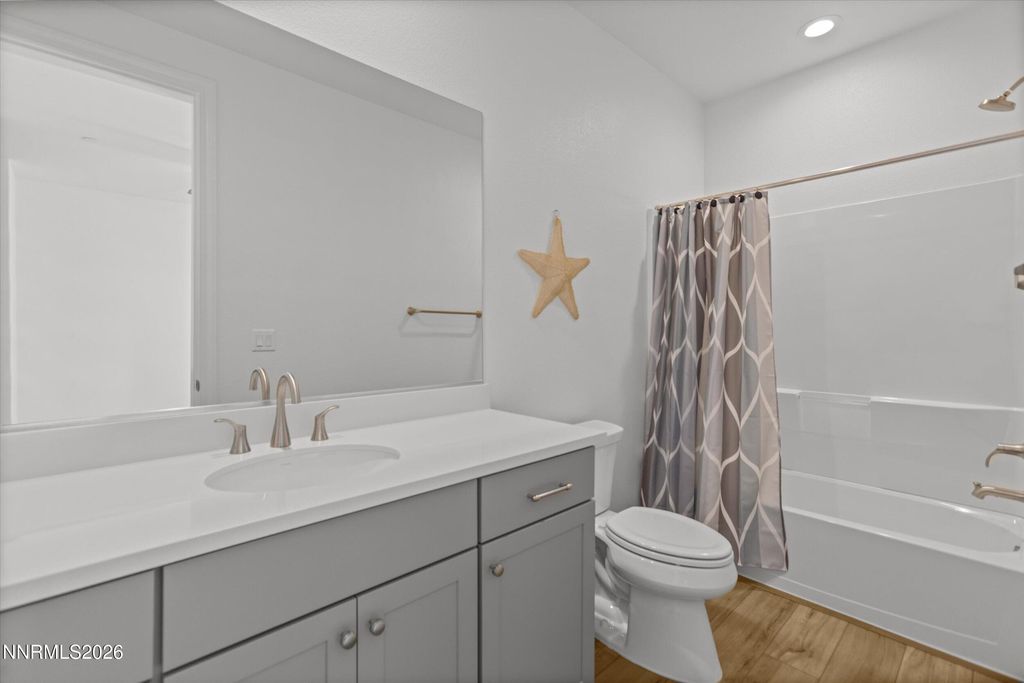 Image 39 of property listing at 325 S Pah Rah Rdg Drive, Sparks, NV 89441