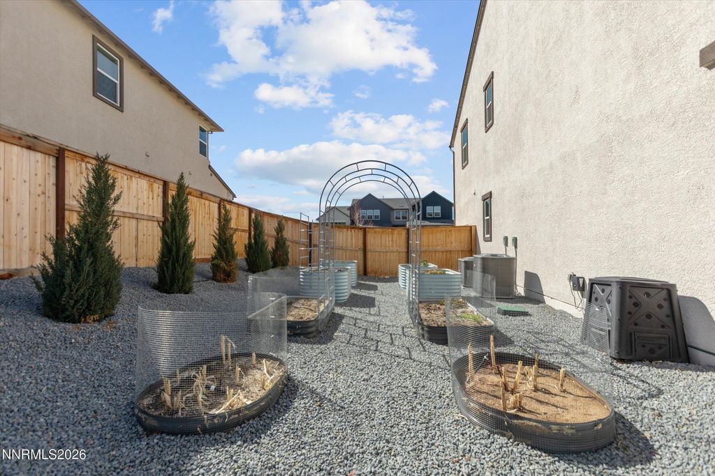 Image 51 of property listing at 325 S Pah Rah Rdg Drive, Sparks, NV 89441