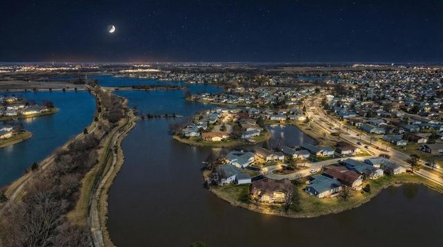 12 Surrey Court, Grayslake, IL 60030