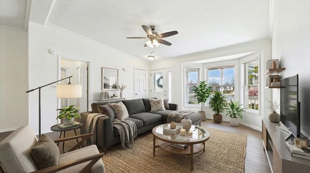 12 Surrey Court, Grayslake, IL 60030