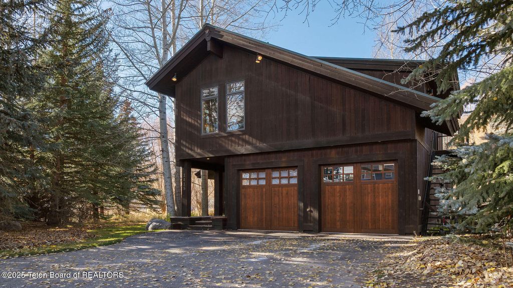 1415 N SECOND Street, Wilson, WY 83014