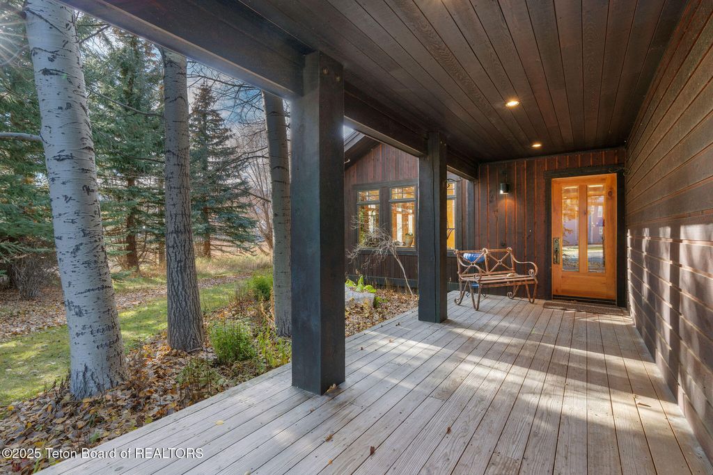 1415 N SECOND Street, Wilson, WY 83014 photo 2