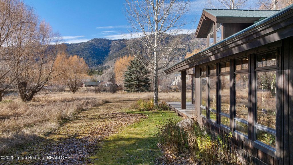 1415 N SECOND Street, Wilson, WY 83014 photo 3