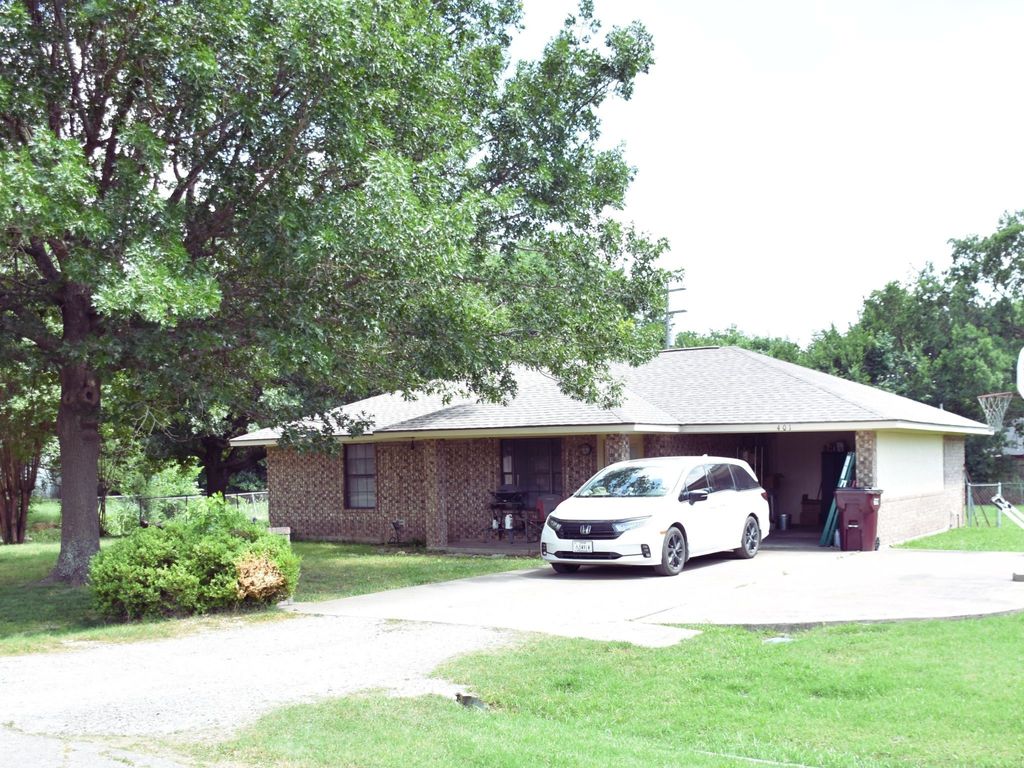 401 E Hunt Street, Leonard, TX 75452
