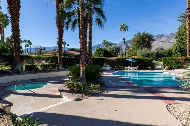 2321 Silver Oak Circle, Palm Springs, CA 92264