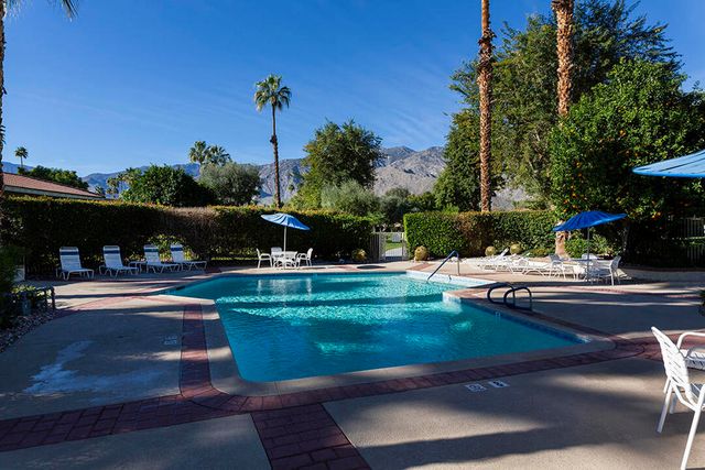 2321 Silver Oak Circle, Palm Springs, CA 92264