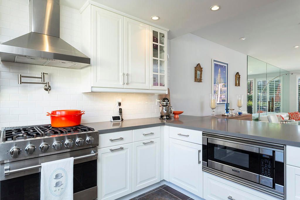 Image 10 of property listing at 2321 Silver Oak Circle, Palm Springs, CA 92264