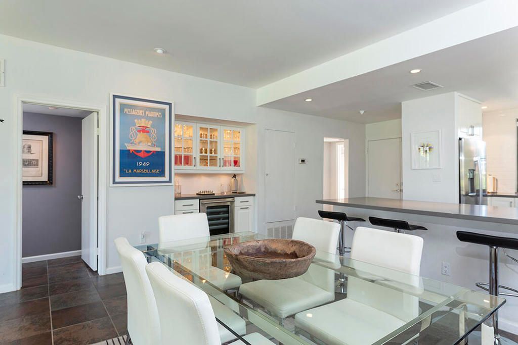 Image 11 of property listing at 2321 Silver Oak Circle, Palm Springs, CA 92264