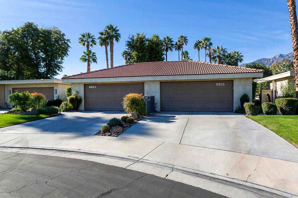 Image 3 of property listing at 2321 Silver Oak Circle, Palm Springs, CA 92264
