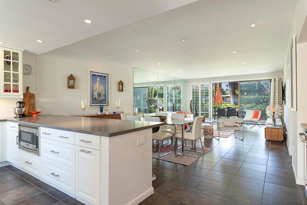 Image 6 of property listing at 2321 Silver Oak Circle, Palm Springs, CA 92264