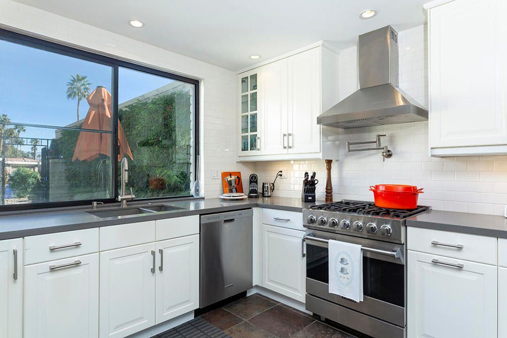 Image 8 of property listing at 2321 Silver Oak Circle, Palm Springs, CA 92264