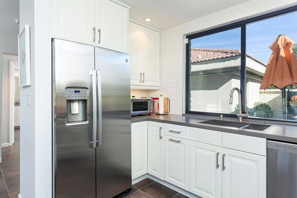 Image 9 of property listing at 2321 Silver Oak Circle, Palm Springs, CA 92264