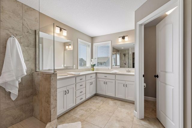 11946 32nd St N, Lake Elmo, MN 55042