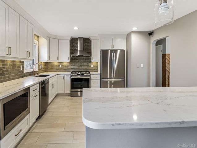 11 Foxburn Street, New City, NY 10956