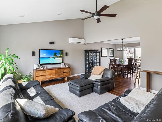 11 Foxburn Street, New City, NY 10956