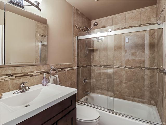 11 Foxburn Street, New City, NY 10956