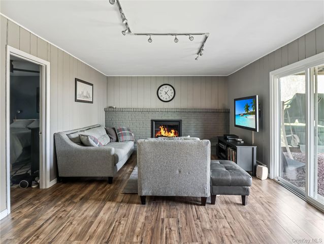 11 Foxburn Street, New City, NY 10956