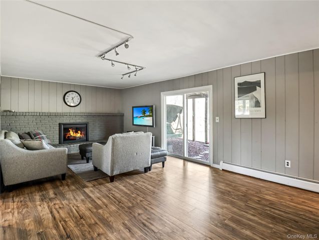 11 Foxburn Street, New City, NY 10956