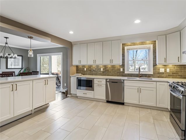 11 Foxburn Street, New City, NY 10956