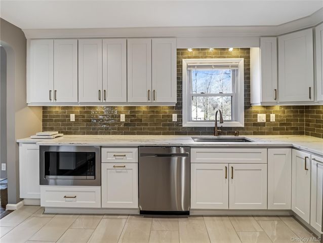 11 Foxburn Street, New City, NY 10956