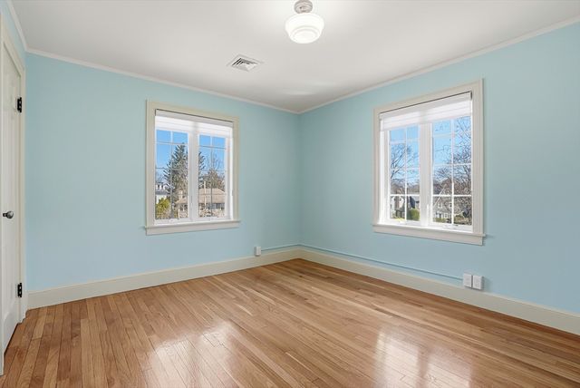 106 Waverley Ave, Newton, MA 02458