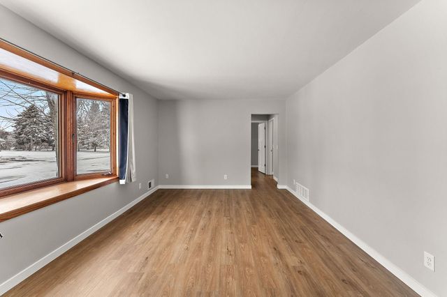 15493 Dresden Trail, Apple Valley, MN 55124