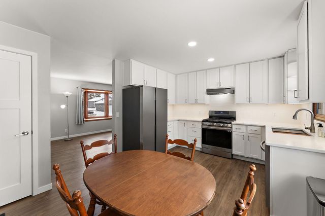 15493 Dresden Trail, Apple Valley, MN 55124