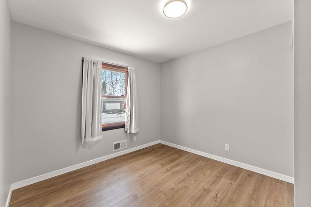 15493 Dresden Trail, Apple Valley, MN 55124