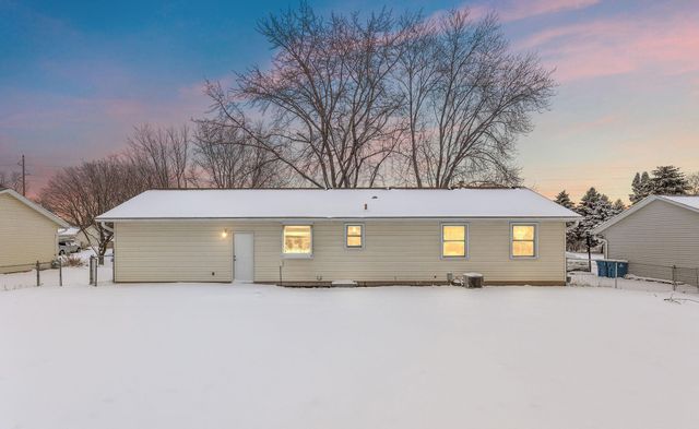 15493 Dresden Trail, Apple Valley, MN 55124