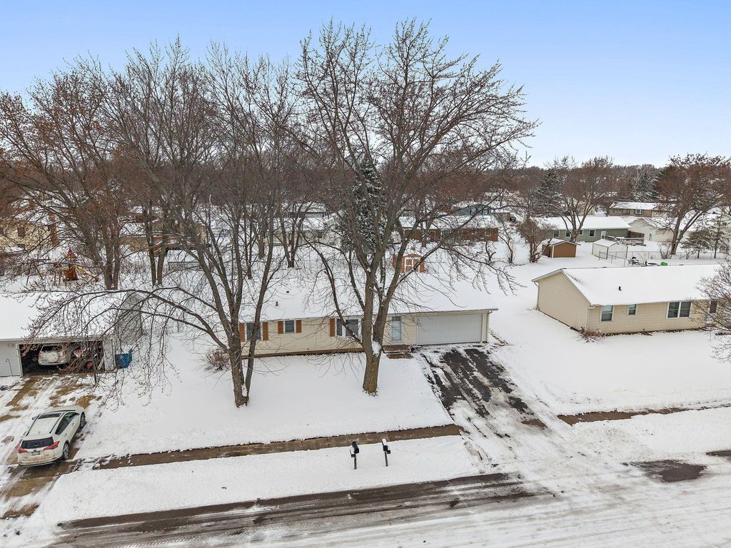 15493 Dresden Trail, Apple Valley, MN 55124