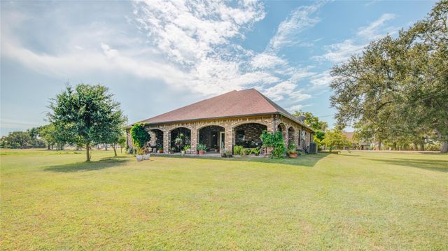 423 Elm Street, Oyster Creek, TX 77541