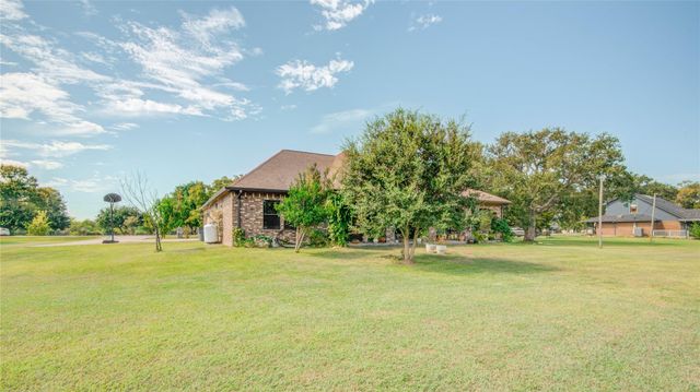 423 Elm Street, Oyster Creek, TX 77541