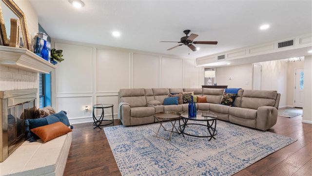 1415 River Oaks Drive, Huntsville, TX 77340