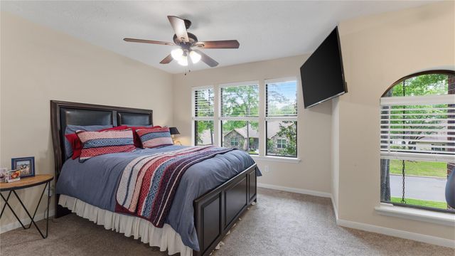 1415 River Oaks Drive, Huntsville, TX 77340
