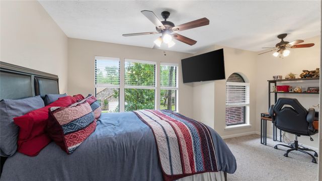 1415 River Oaks Drive, Huntsville, TX 77340