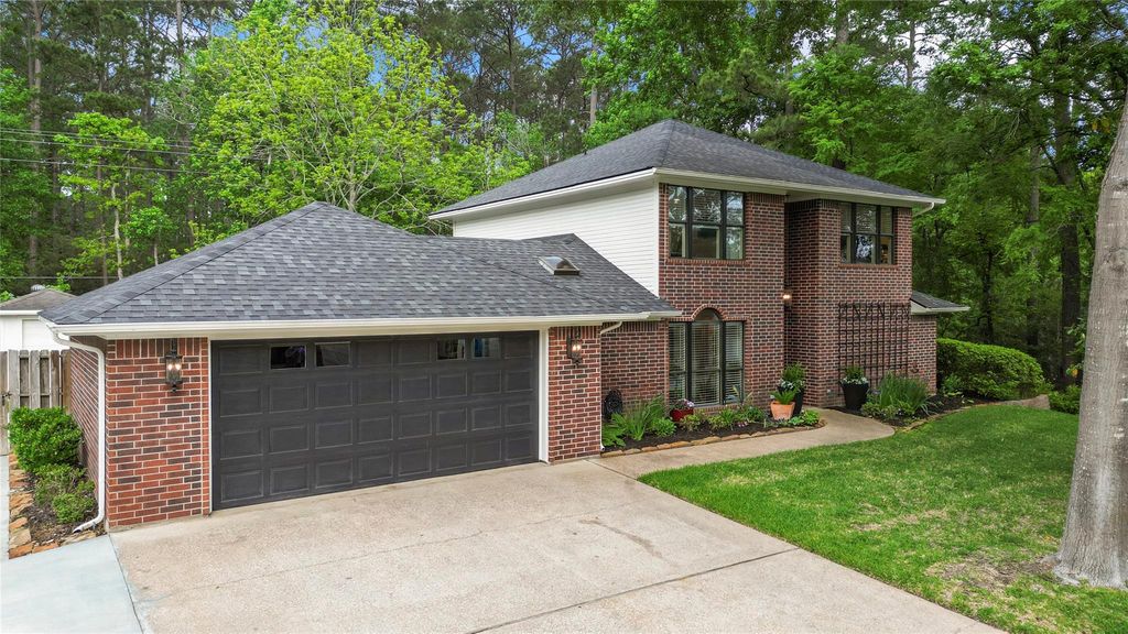 1415 River Oaks Drive, Huntsville, TX 77340