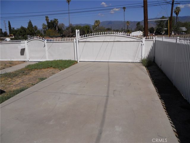 635 W 8th, San Bernardino, CA 92410