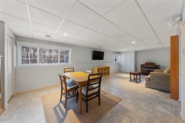 31506 Kline Circle, Warrenville, IL 60555