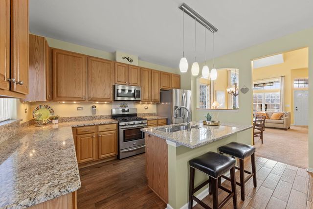 31506 Kline Circle, Warrenville, IL 60555